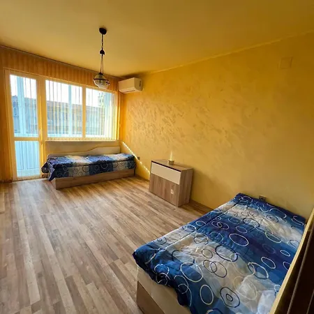 Apartman Bright & Cozy- 2br With Private Parking
