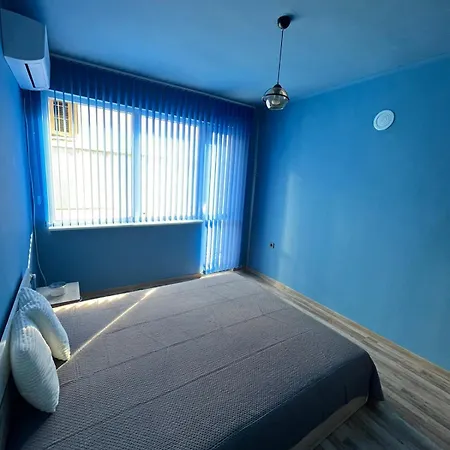 Apartman Bright & Cozy- 2br With Private Parking Várna