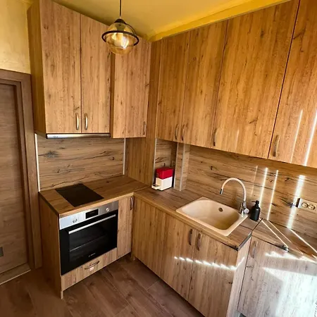 Bright & Cozy- 2br With Private Parking Apartman *
