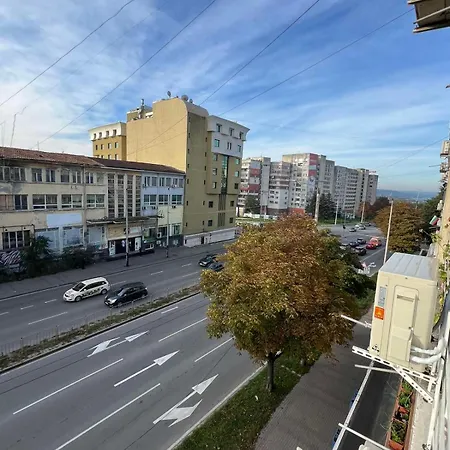Apartman Bright & Cozy- 2br With Private Parking Várna